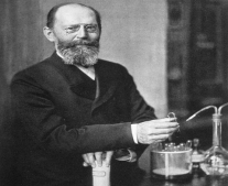 ولد عالم الكيمياء إميل فيشر "Emil Fischer"