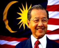 رئيس وزراء ماليزيا مهاتير محمد يتخلى عن منصبة بعد 22 عامًا في الحكم