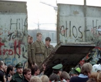 يوم سقوط جدار برلين Berliner Mauer