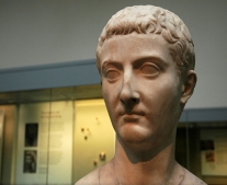 ولد الإمبراطور الرومانى تيبريوس Tiberius