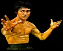 ولد الممثل وبطل الكونج فو بروس لي Bruce Lee