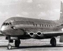 انطلاق الطائرة كوميت - 1 وهي أول طائرة مدنية نفاثة في التاريخ