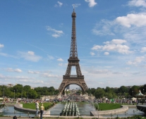 بداية بناء برج ايفيل بفرنسا