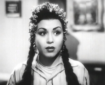 توفيت الممثلة والمغنية المصرية درية احمد