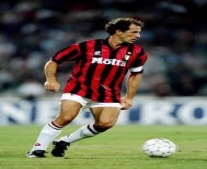 ولد فرانكو باريزي، لاعب ومدرب كرة قدم إيطالي.
