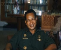 سوهارتو يتنحى من رئاسة إندونيسيا