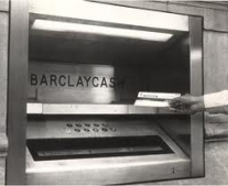 تركيب أول جهاز سحب نقود آلي في العالم في لندن