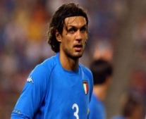 ولد لاعب كرة القدم الايطالي باولو مالديني "Paolo Maldini"
