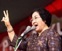 ميجاواتي سوكارنوبوتري تتولى رئاسة إندونيسيا "Megawati Sukarnoputri"