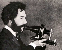 وفاه مخترع الهاتف ألكسندر غراهام بيل "Alexander Graham Bell"