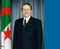 الرئيس الجزائري عبد العزيز بوتفليقة ينجو من تفجير إنتحاري