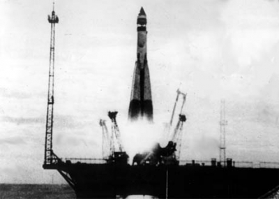 أول قمر صناعي يسبح في الفضاء سبوتنك-1 спутник1
