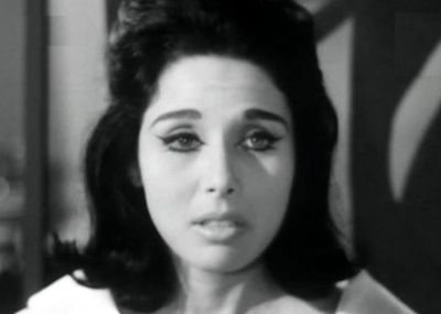ولدت الممثلة لبنى عبد العزيز