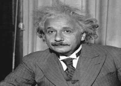توفي العالم الفزيائي الكبير ألبرت أينشتاين Albert Einstein
