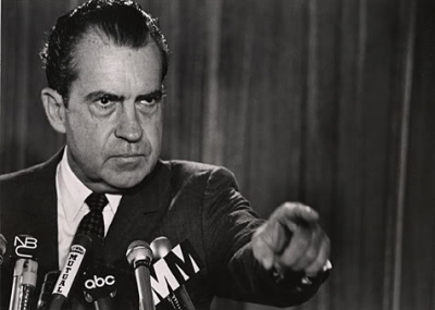 توفي رئيس الوزراء الأمريكي الأسبق ريتشارد ميلهاوس نيكسون Richard Nixon