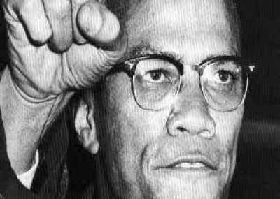 ولد مؤسس حركة أمة الإسلام في الولايات المتحدة مالكوم إكس (Malcolm X)