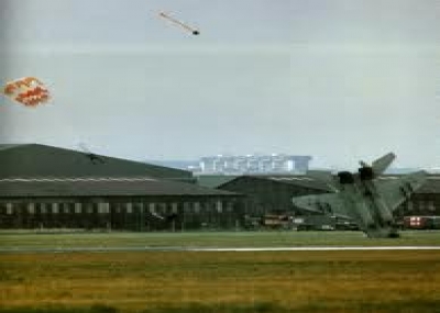 سقوط طائرة "ميغ-29" خلال رحلة استعراضية بمعرض باريس الجوي