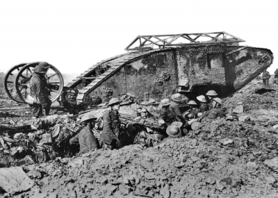دخول أول دبابة إلى ساحة القتال على أيدي البريطانيين