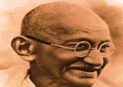 ولد فيلسوف الحرية والسلام غاندي Mohandas Gandhi
